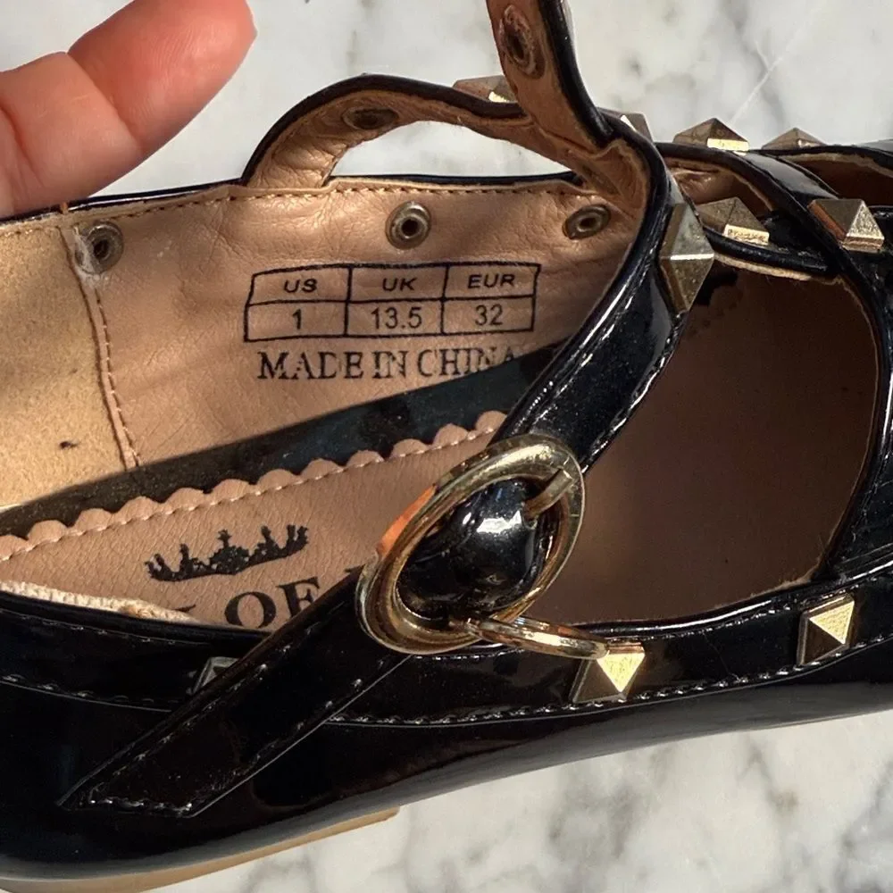 Chloe K. New York Camilla Rock Stud Shoes Sz 1